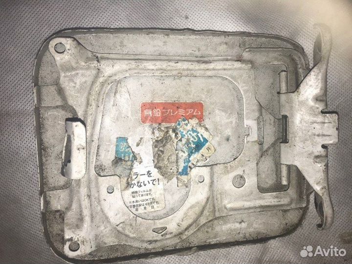 Лючок бензобака Nissan Primera WHP11 QG18DD