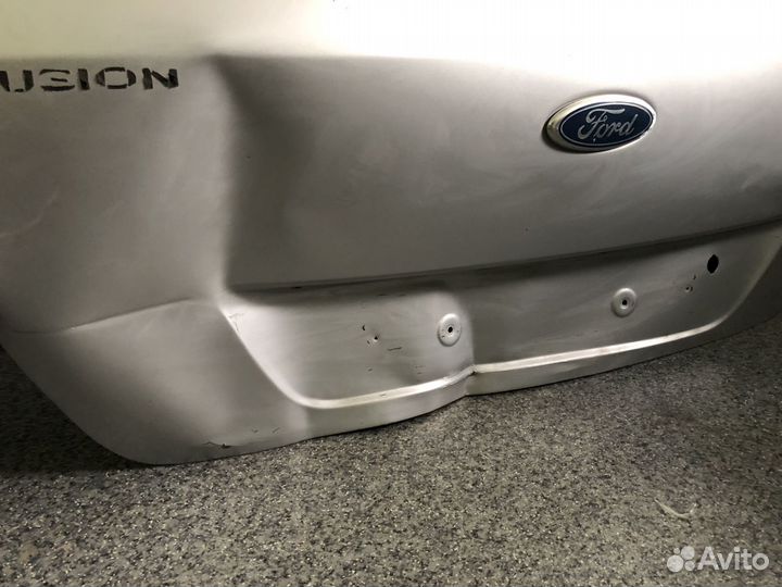 Крышка багажника Ford Fusion 2006 год