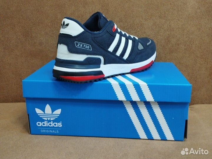 Кроссовки adidas ZX 750