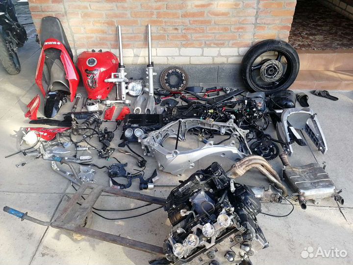 Suzuki GSR 600 Разбор Запчасти