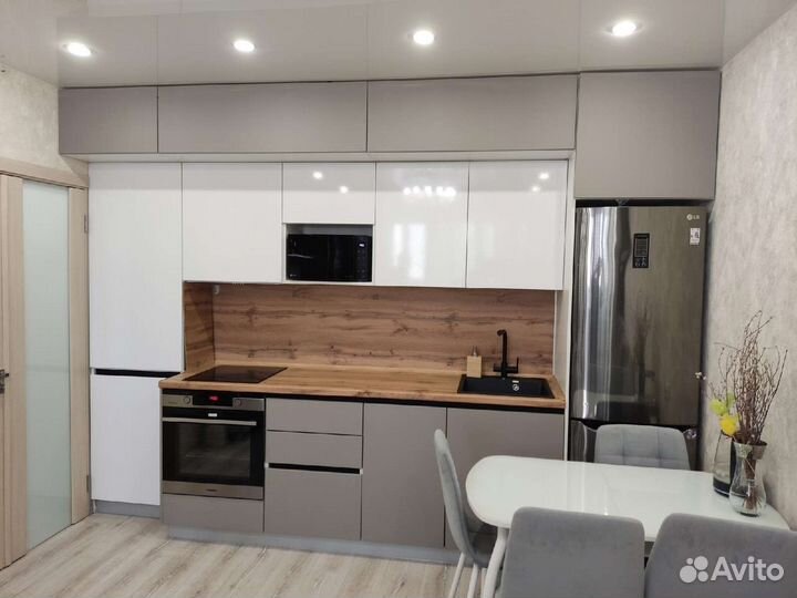 Кухня угловая до потолка