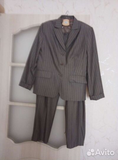 Брючный костюм женский 48