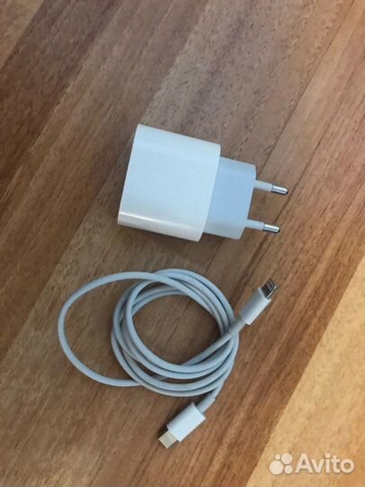 Зарядное устройство на iPhone 20w оригинал