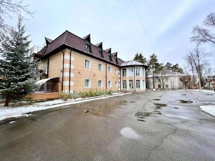 Гостиница, 1393 м²