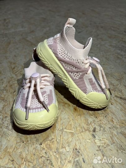 Обувь для девочки летняя