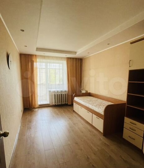 2-к. квартира, 57 м², 4/10 эт.