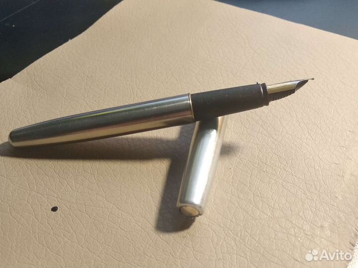 Перьевая ручка паркер