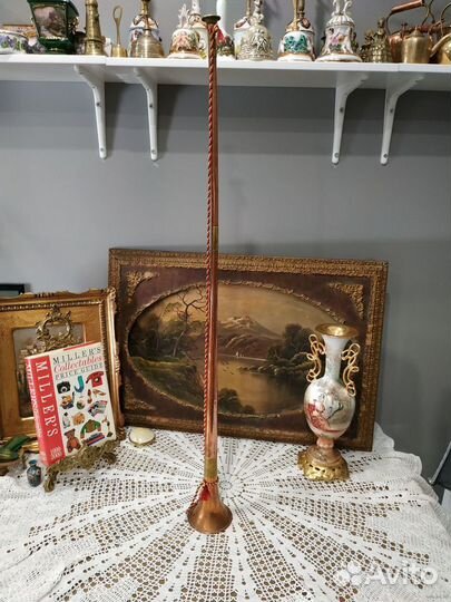 Красивый старинный длинный горн. Высота 90 см