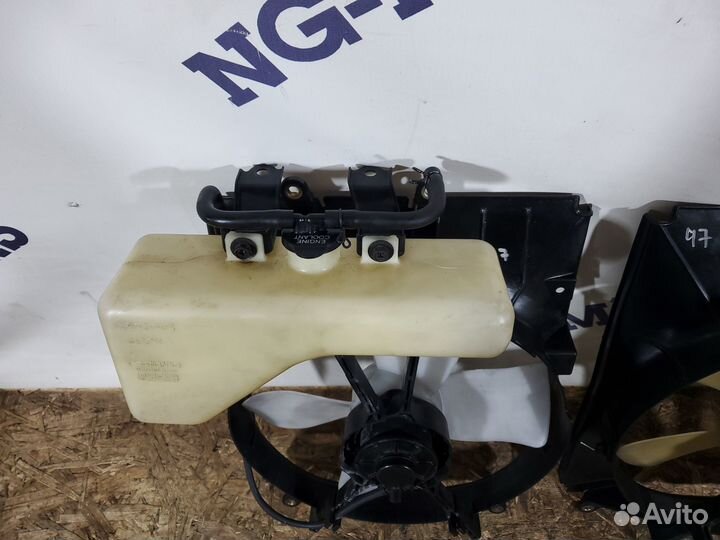 Диффузоры радиатора охлаждения Toyota Chaser SX100