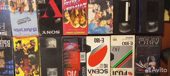 Видеокассеты и двд с фильмами
