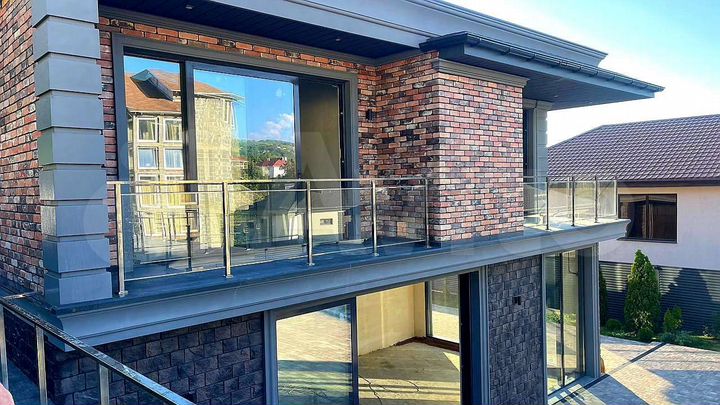 Дом 270 м² на участке 6 сот.