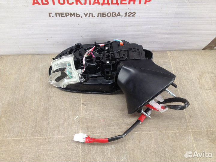 Зеркало правое Toyota Camry V70