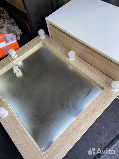 Зеркало с тумбой