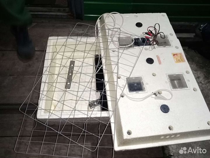 Инкубатор для яиц бу