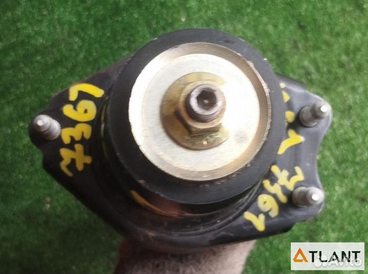 Стойка задняя левая toyota avensis