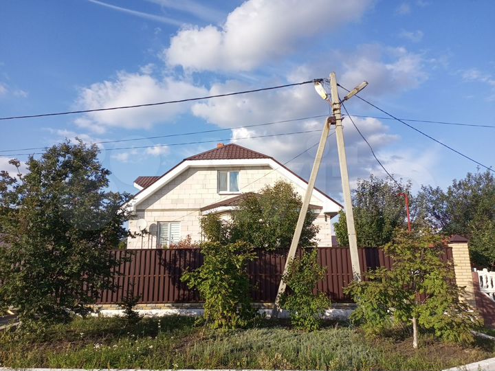 Дом 256 м² на участке 9 сот.