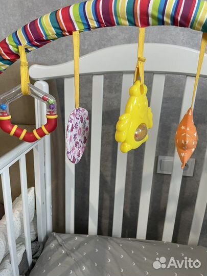 Дуга с игрушками/мобиль