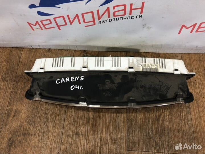 Панель приборов Kia Carens 2004