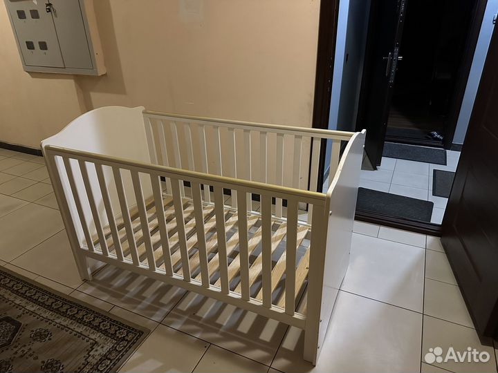 Детская кроватка