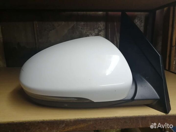 Зеркало заднего вида