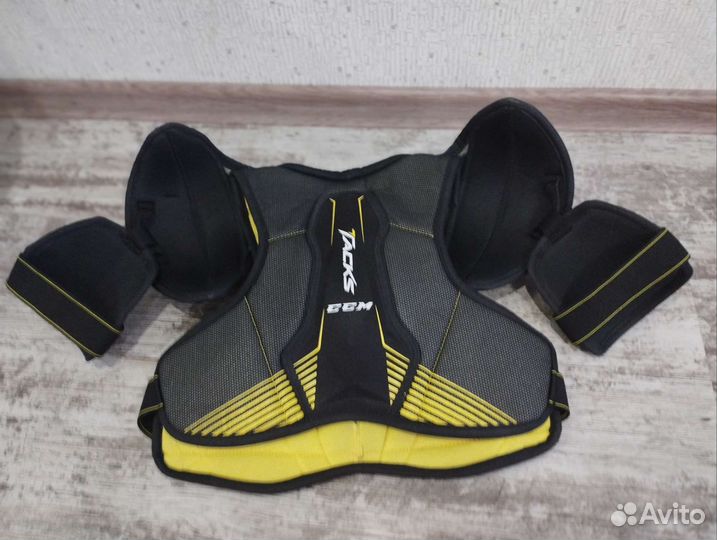Нагрудник хоккейный ccm jr