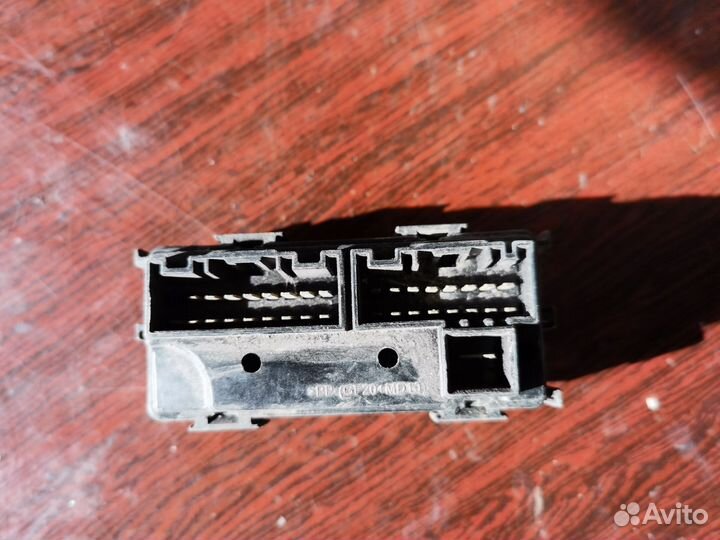 Блок предохранителей Kia Sorento 2 XM G4KE 2.4I