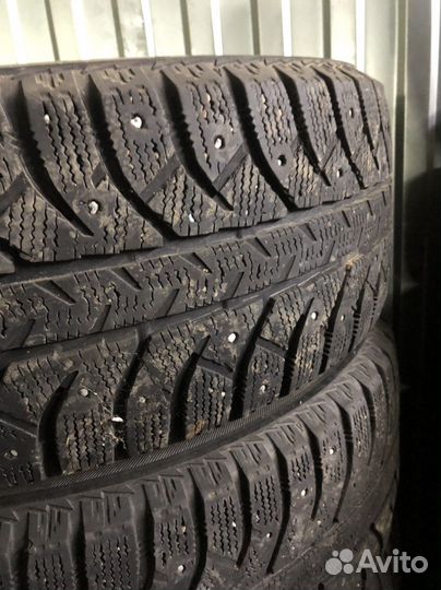 Bridgestone Ice Cruiser 7000 195/60 R15 88T