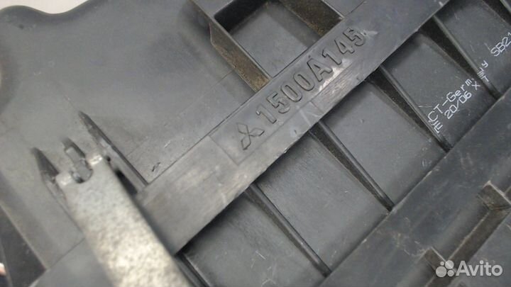 Корпус воздушного фильтра Mitsubishi Outlander XL