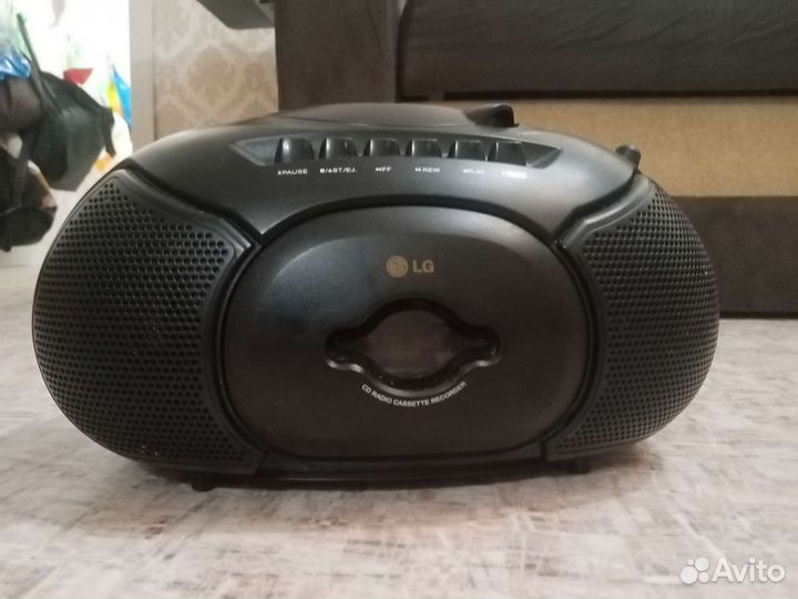 Кассетный магнитофон