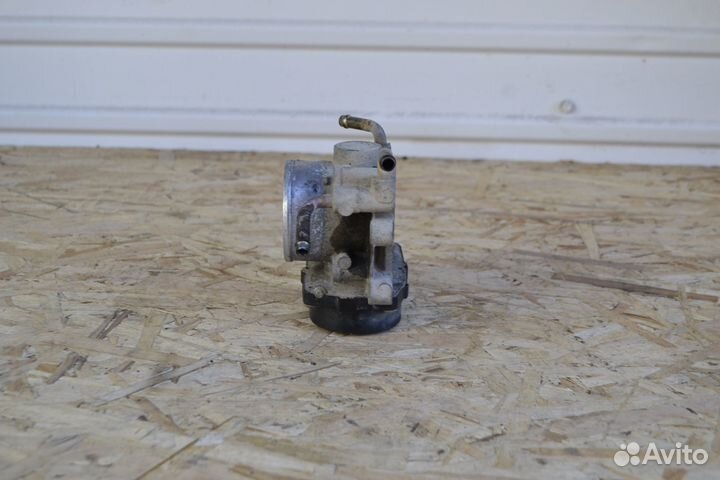 Дроссельная заслонка Toyota Noah R60