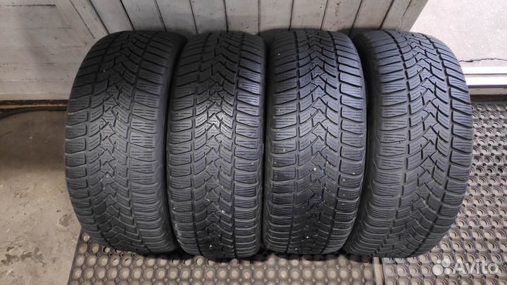 Esa-Tecar Super Grip 9 HP 215/55 R16 97H