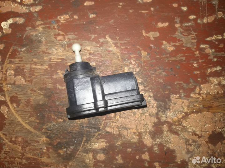 Моторчик корректора фары Ford Focus