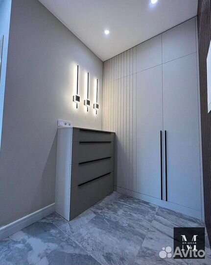 Шкаф встроенный распашной