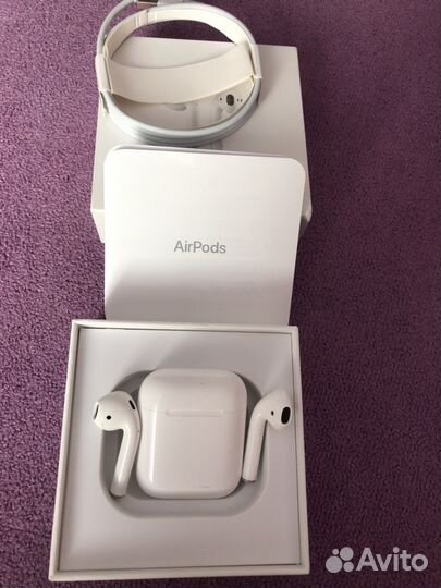 Наушники AirPods