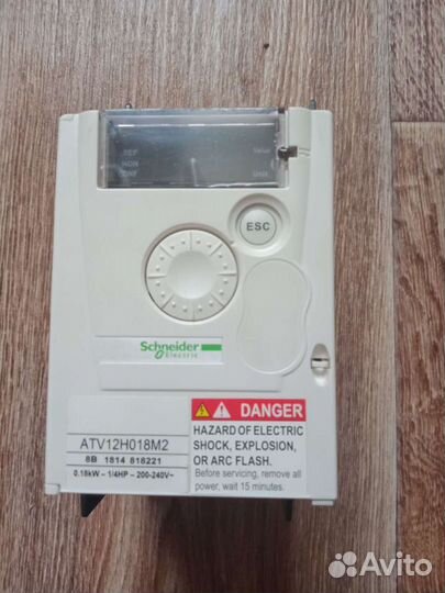 Частотный преобразователь, пускатель Schneider