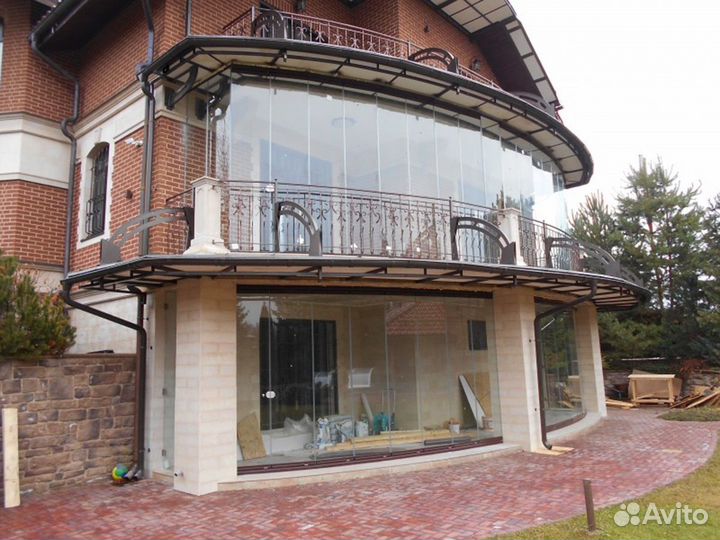 Безрамное остекление для частных домов