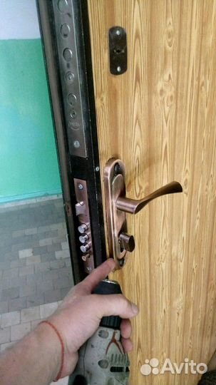 Врезка замка,замена,ремонт,аварийное вскрытие