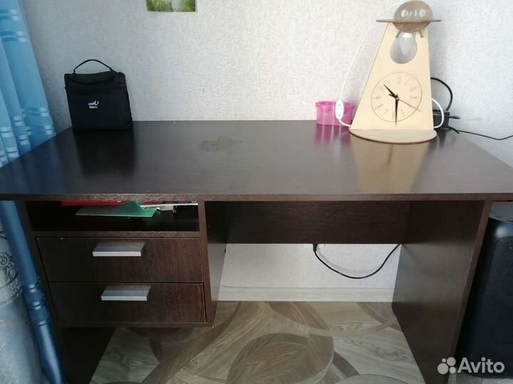 Письменный стол
