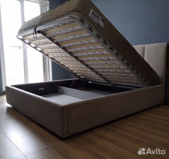 Кровать
