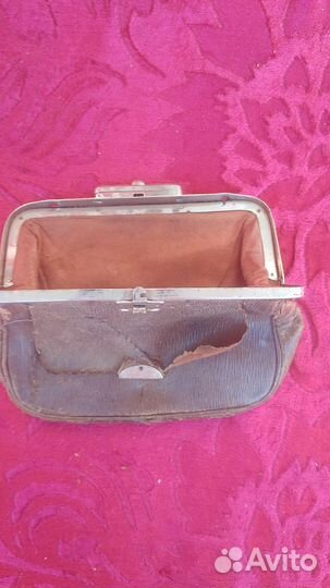 Кошелёк старинный с ключом