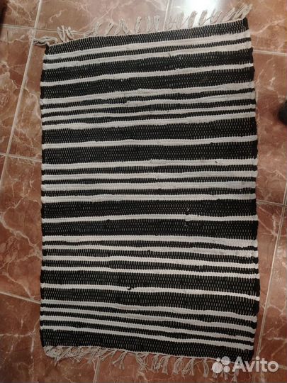 Коврики для ванной и туалета