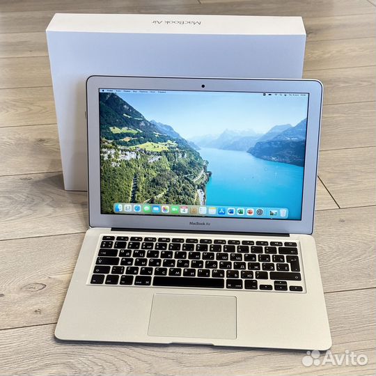 Apple MacBook Air 13 дюймов 2017 i5 / 8 / 128 SSD