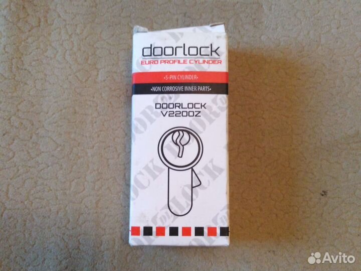 Замок дверной