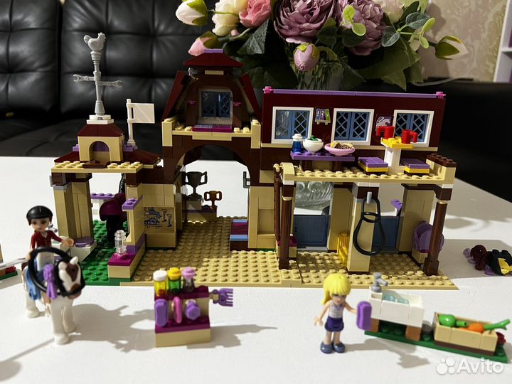 Lego Friends 41126 Клуб верховой езды в Хартлейке