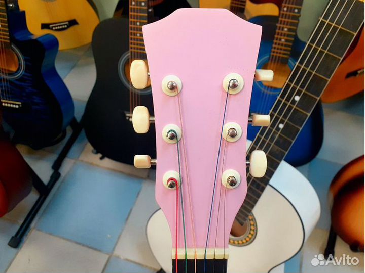 Гитара + чехол + струны + каподастр новые