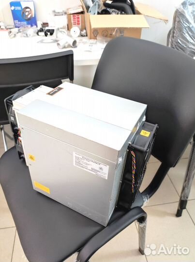 Asic майнер Bitmain Antminer S19