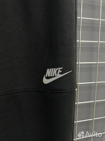 Спортивные штаны Nike