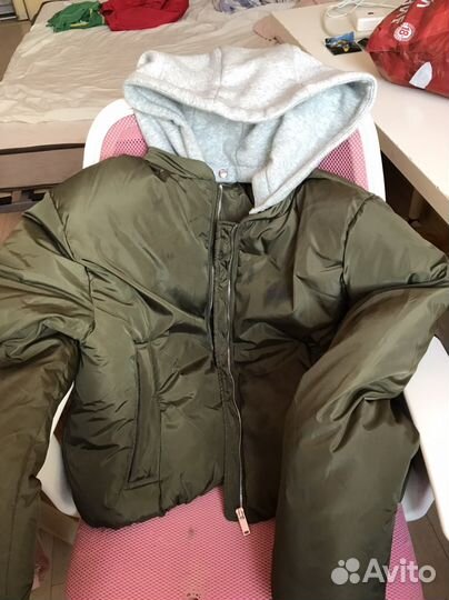 Бомбер куртка