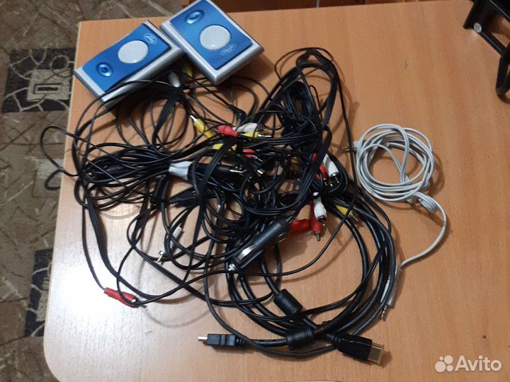 Шнуры, кабель, колонки