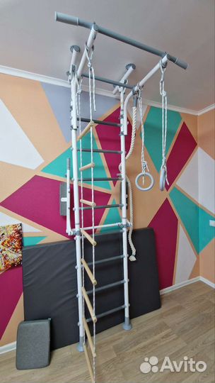 Шведская стенка с турником